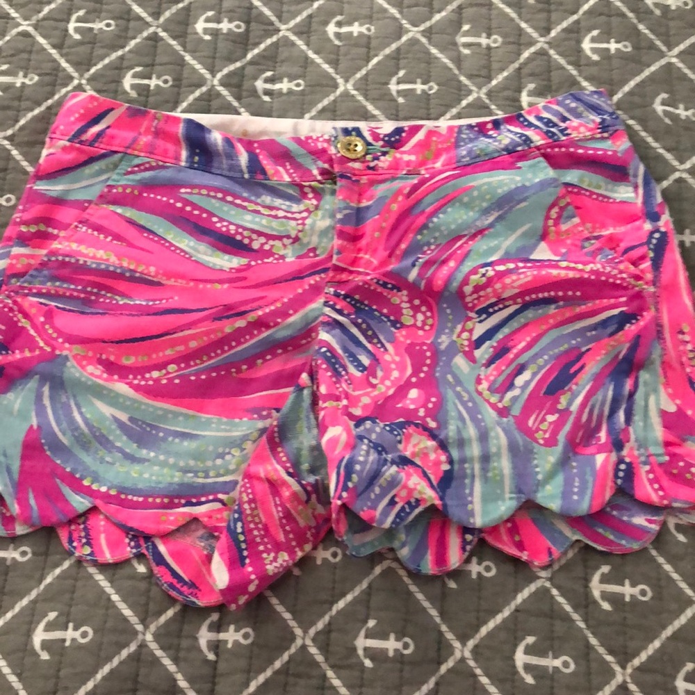 Size 2- Lilly Pulitzer Shorts- lightly worn!